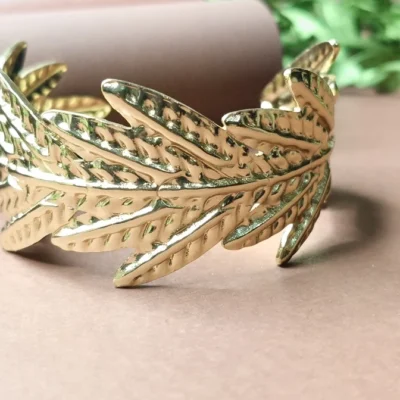 Gold Leaf Cuff Bracelet for Women Elegant Nature-Inspired Adjustable Bangle